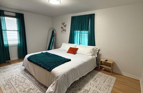 Green Bay House | 3-bedroom house in delightful Green Bay with AC, WiFi