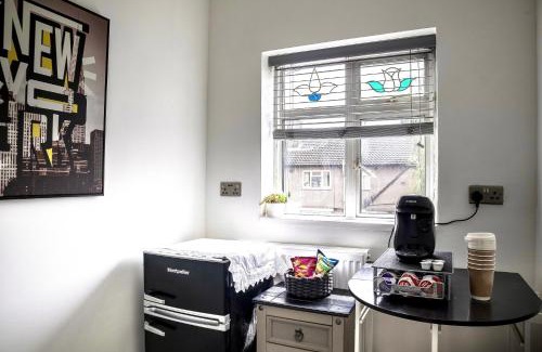 East Ham South Apartment | 3 Bedroom House in East London