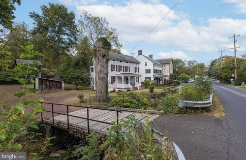 Danboro House | 3-bedroom house in fantastic Doylestown with AC