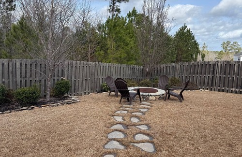 Riverwood Plantation House | 3-bedroom house in fabulous Evans with AC, WiFi