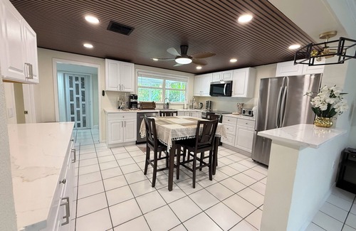 Broadview Manor House | 3-bedroom house in lovely Fort Myers with ACnWelcome to our Garden Villa!
