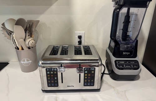 Broadview Manor House | 3-bedroom house in lovely Fort Myers with ACnWelcome to our Garden Villa!