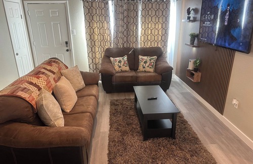 Odessa House | 3-bedroom house in lovely Odessa with WiFi, AC. Enjoyable place to stay.
