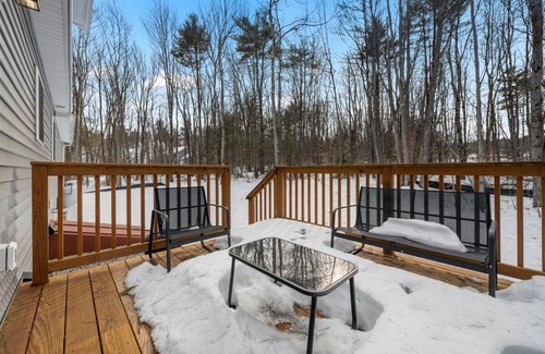 Gardner House | 3-bedroom house in marvelous Ashburnham with AC,fitness equipment,primary suite.