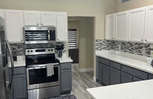 Mariner House | 3-bedroom house in phenomenal Cape Coral with private yard and pool/spa