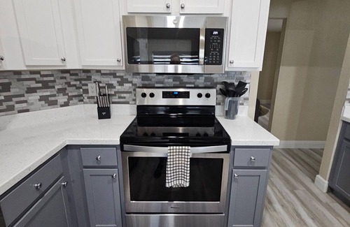 Mariner House | 3-bedroom house in phenomenal Cape Coral with private yard and pool/spa