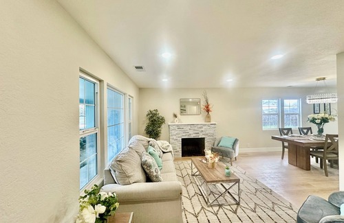 San Tomas House | 3-bedroom house in peaceful Campbell with WiFi