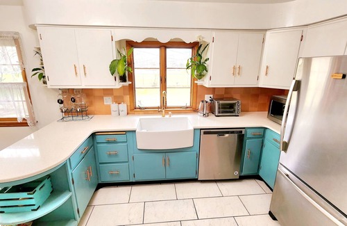 South Bend House | 3-bedroom house in South Bend close to all your needs.