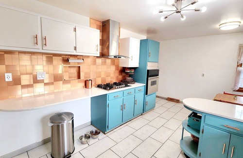 South Bend House | 3-bedroom house in South Bend close to all your needs.