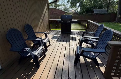 Grove House | 3-bedroom house in Sailboat Subdivision on Wolf Creek with AC, WiFi, grill, deck