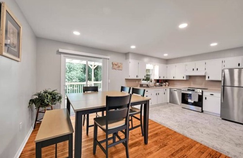 Witmer House | 3-bedroom house in superb Lancaster with AC