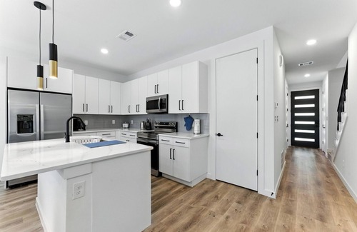 Dallas House | 3-bedroom house in tranquil Dallas with AC