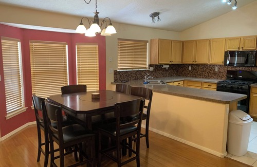 Ventana Ranch House | 3-bedroom house in superb Albuquerque with WiFi, AC