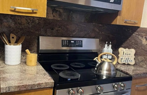 Brownsville House | 3-bedroom house in nice Brownsville Tx. with swimming pool & AC