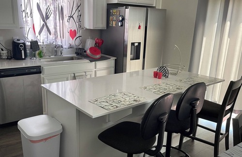 Springfield House | 3-bedroom house in marvelous Springfield/Eugene, with AC, WiFi. Enjoy your stay