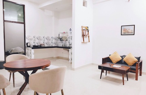 Varanasi House | 3-bedroom house near ASSI ghat in enchanting Varanasi with AC, WiFi. Book now