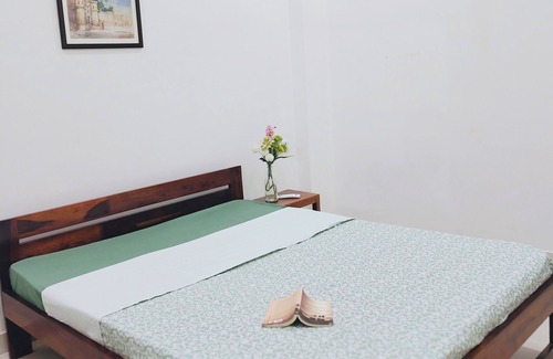 Varanasi House | 3-bedroom house near ASSI ghat in enchanting Varanasi with AC, WiFi. Book now