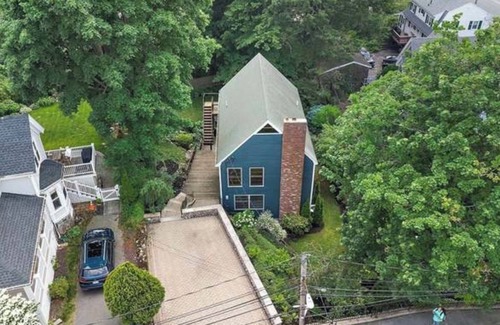Marblehead House | 3 bedroom house near Salem, walk to beaches