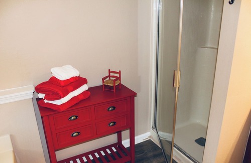 Pine Castle House | 3-bedroom house- Quiet Escape Near Epic & MCO