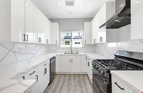 Sun Valley House | 3-bedroom house right next to Burbank Hollywood Airport!