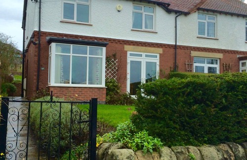 Ashbourne House | 3 Bedroom House, Sleeps 5, Beautiful Views Over Pretty Market Town Of Ashbourne