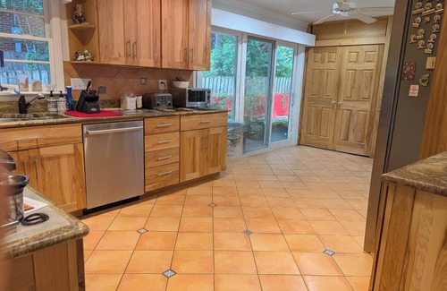 Charlottesville House | 3-bedroom house in charming central Charlottesville residential neighborhood