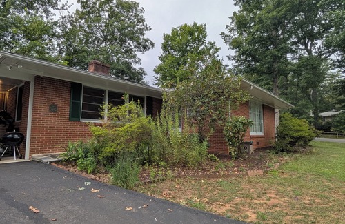 Charlottesville House | 3-bedroom house in charming central Charlottesville residential neighborhood