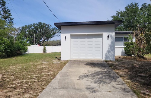 Temple Terrace House | 3-bedroom house in welcoming Temple Terrace, WiFi. EV car charging oulet, PS4
