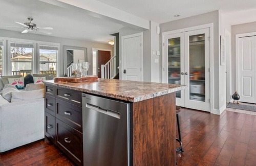 Vernon House | 3 bedroom house with 3 bath