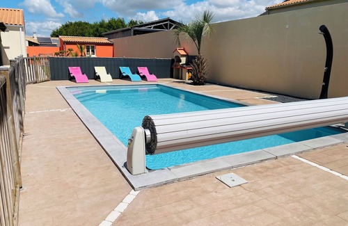 Verines House | 3 bedroom house with heated pool near La Rochelle and its beaches