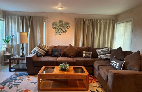 Puyallup House | 3 Bedroom House with large Garden - Pet friendly