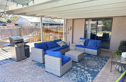 Somerset Lakes House | 3-bedroom House with pool, 10 min from the beach