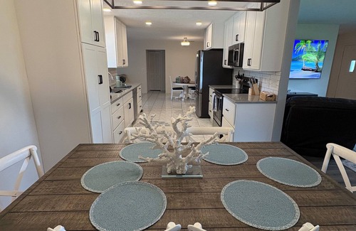 South Venice House | 3-bedroom house with private pool ,close to beautiful beaches!