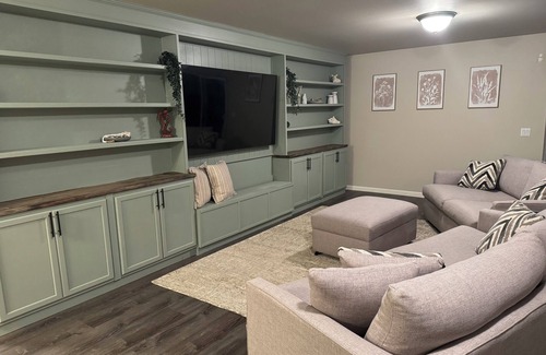 Soldotna House | 3-bedroom house with walking distance to Kenai River, family friendly.