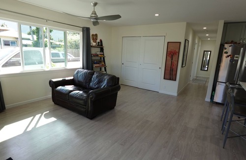 Makaha House | 3 bedroom house with WIFI and free parking, close to beaches and hikes.