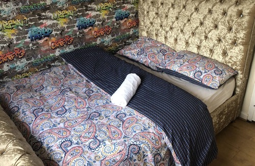 Slough House | 3 bedroom independent lovely home Farnham Royal Slough