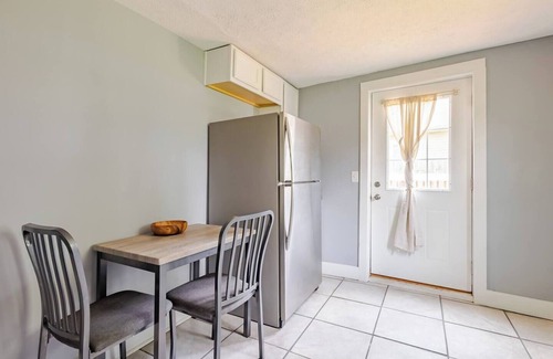 Fountain Square House | 3 Bedroom King Bed big group 8pax nr Lucas Stadium