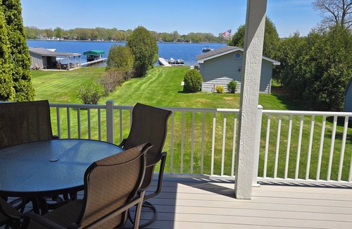 Hartford House | 3 Bedroom Lake House on Druid Lake, Erin - 5 minutes from Erin Hills Golf Course