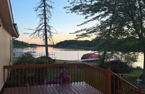Cloverdale House | 3 bedroom lakefront vacation home