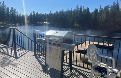 Newport Cabin | 3-bedroom lakefront cabin with WiFi, AC and a private dock. Bring the family!