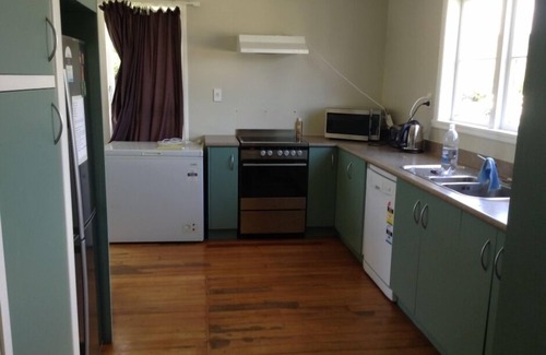 Whitianga House | 3 Bedroom/Large Section Close to Estuary