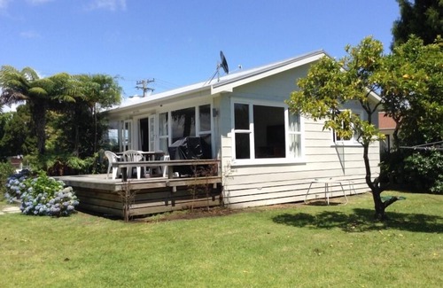 Whitianga House | 3 Bedroom/Large Section Close to Estuary