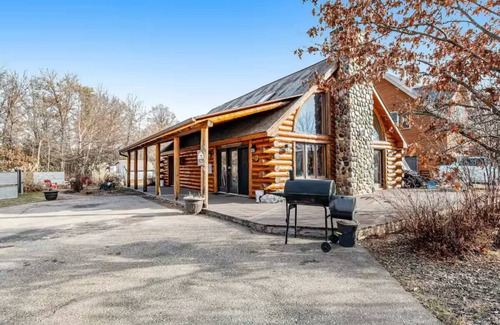 New Lisbon Cabin | 3-bedroom Lodge cabin in lovely New Lisbon
