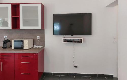 Regusse Apartment | 3 Bedroom Lovely Apartment In Régusse