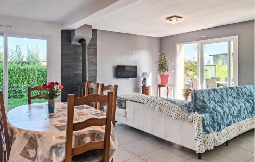 Saint-Pabu House | 3 Bedroom Lovely Home In Saint-Pabu