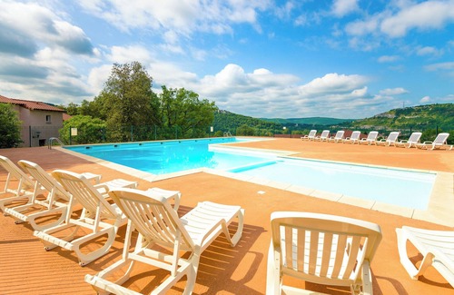 Cajarc House | 3-bedroom maisonette in a residence with swimming pool in Cajarc