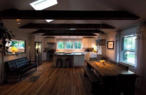 Martha Jefferson House | 3-Bedroom Modern Farmhouse with large backyard in downtown Charlottesville
