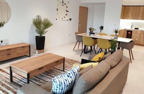 Stepney Green Apartment | 3 Bedroom Modern Flat in Whitechapel