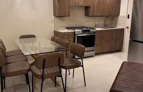 Crown Heights Apartment | 3 bedroom near subway in the heart of crown heights