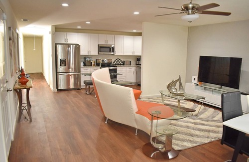 Dallas House | 3-bedroom, New, by Downtown Dallas, Hot Tub Relaxation. Pet Friendly